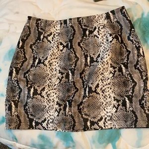 Forever 21, size small and black white and grey snake print!